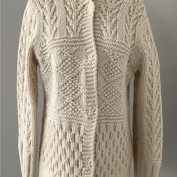 American Eagle Wool hand-knit Women's Cream Cable Sweater(large) - Picture 2 of 6